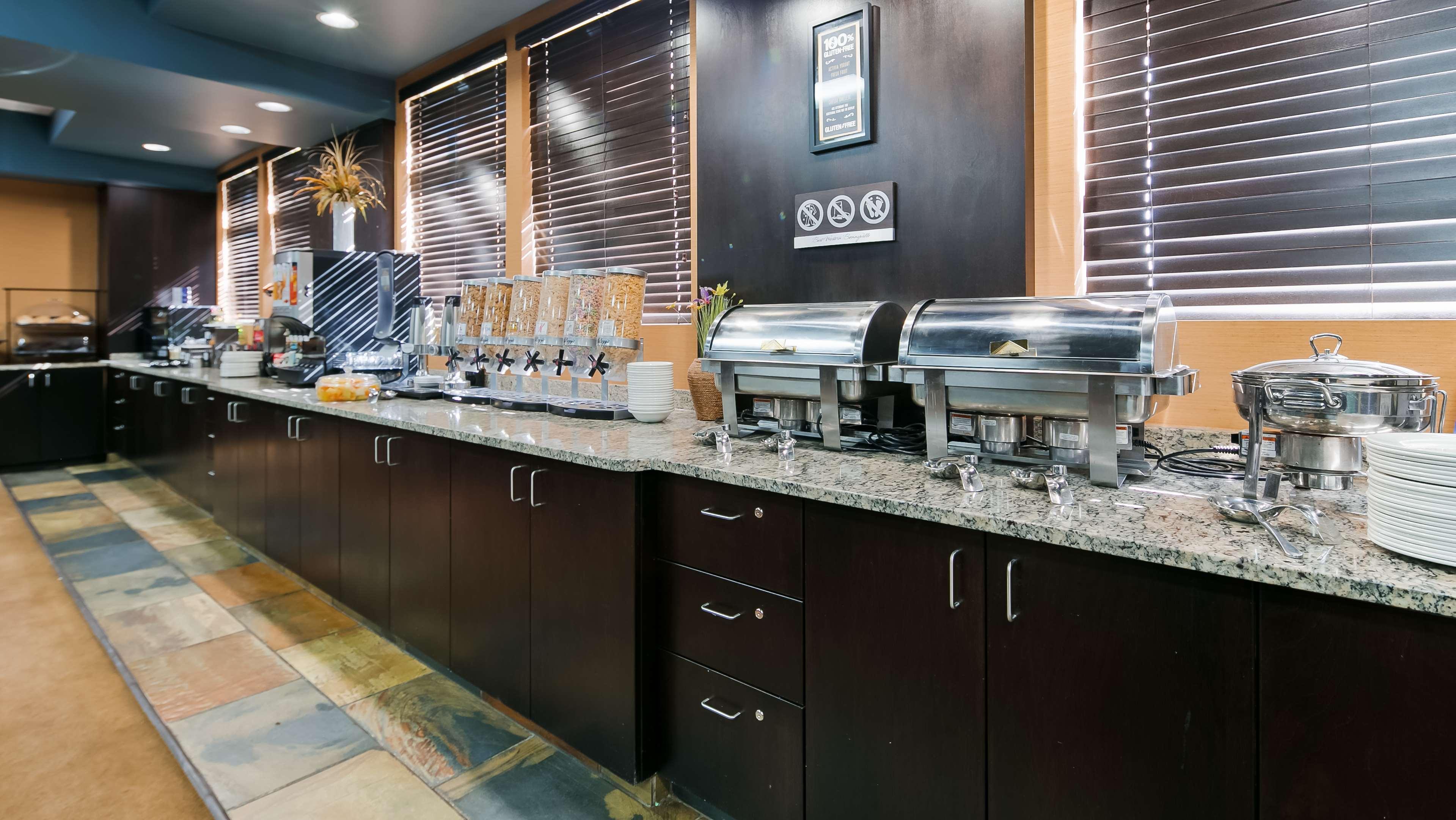 Best Western Bonnyville Inn & Suites Екстериор снимка