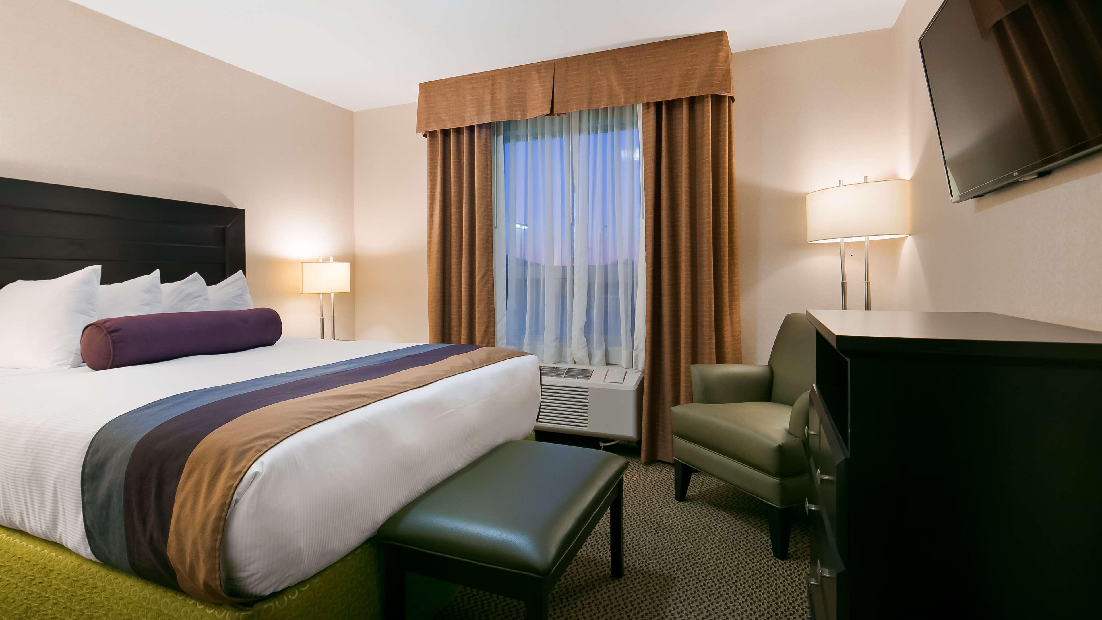 Best Western Bonnyville Inn & Suites Екстериор снимка